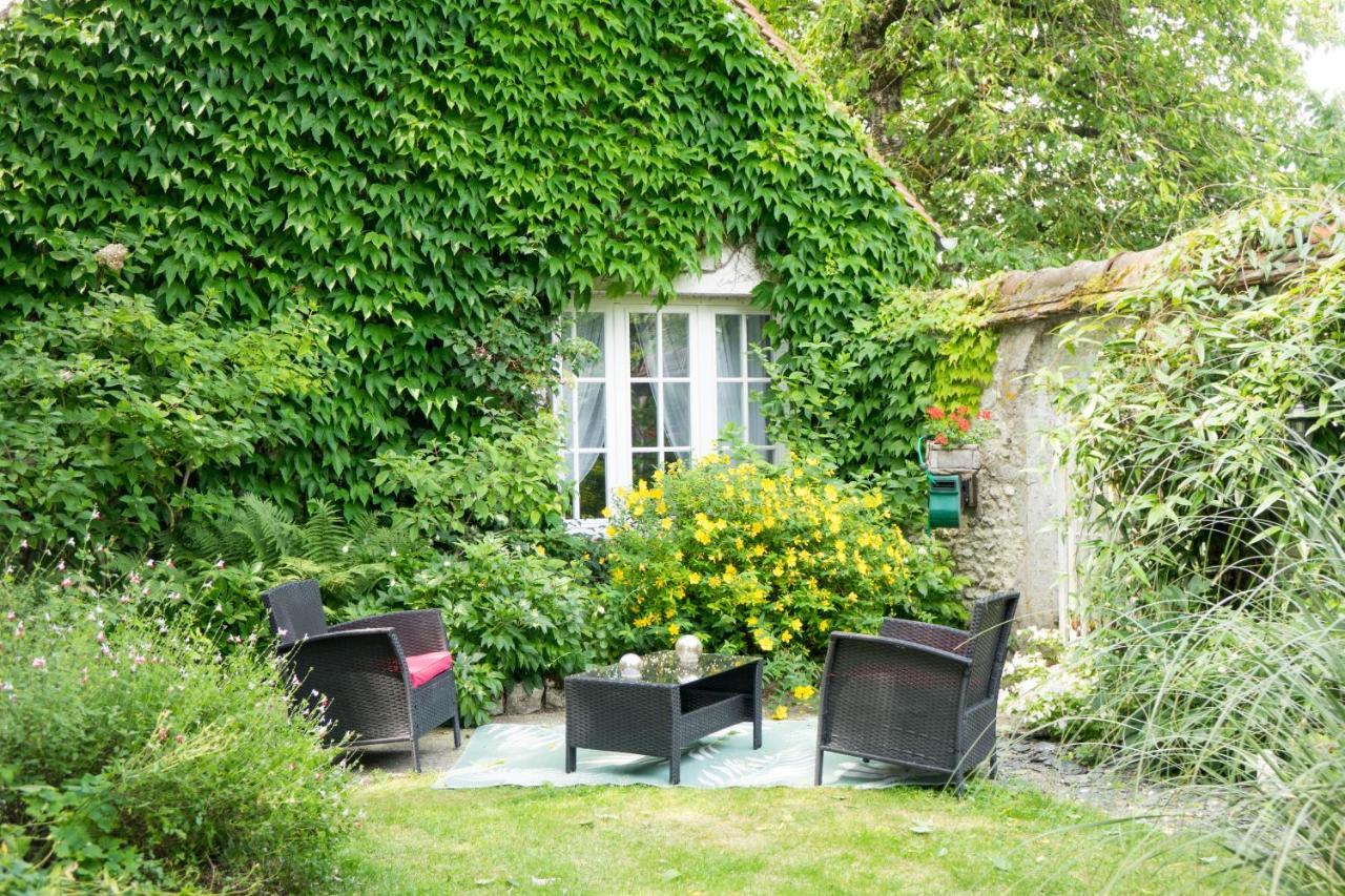 Les Anges Reveurs Bed & Breakfast Neuville-aux-Bois Exterior photo