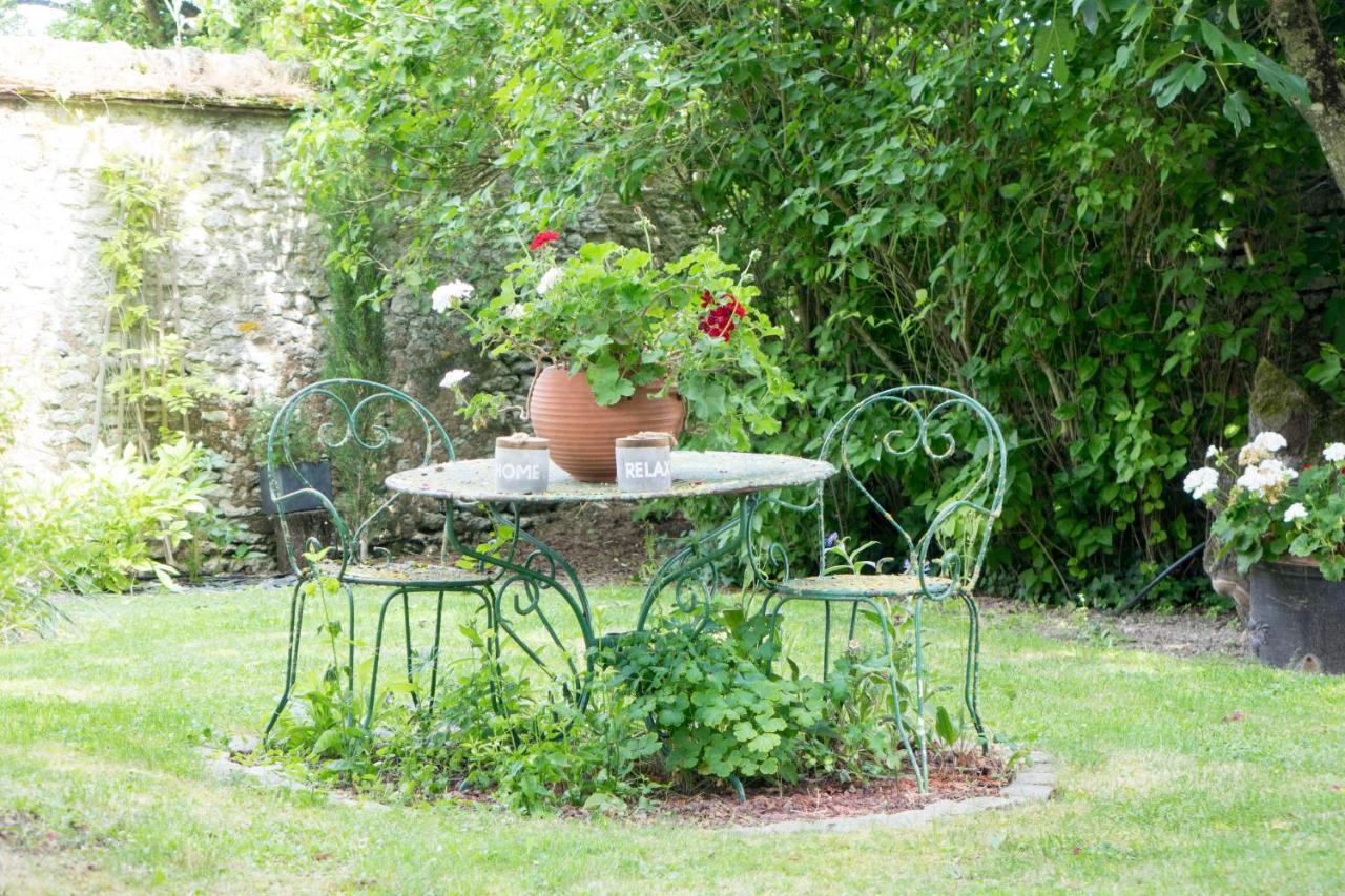 Les Anges Reveurs Bed & Breakfast Neuville-aux-Bois Exterior photo